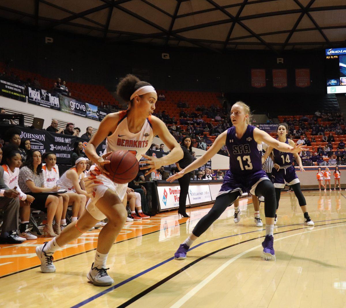 Women's Basketball Takes Down No. 1 SFA After Early Deficit