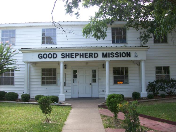 Volunteers collect food to donate to Good Shepherd Mission