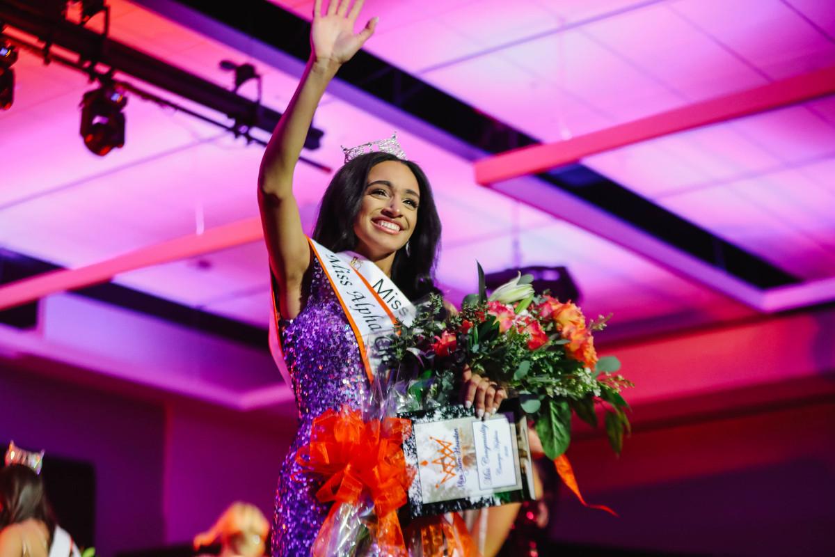 Camryn Hopkins crowned as Miss Sam Houston 2022