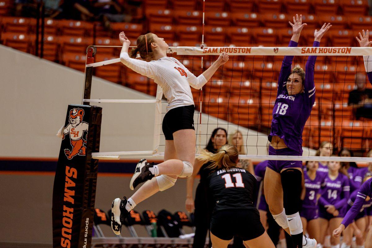 Volleyball opens WAC season with win